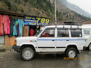 "Tata Sumo" taxi that took us to "Solang Valley".
