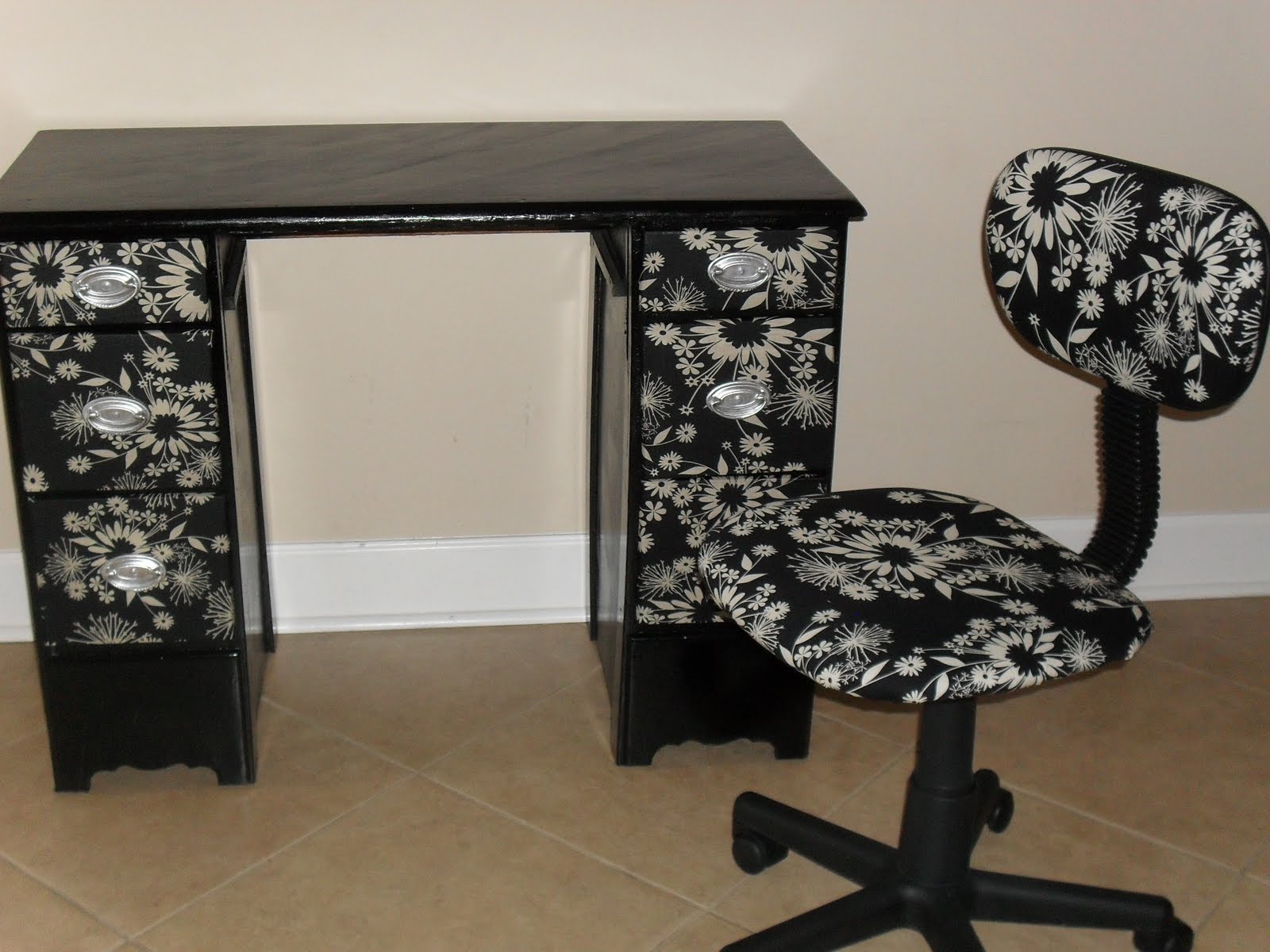 Frugal Home Design Decorating with Fabrics