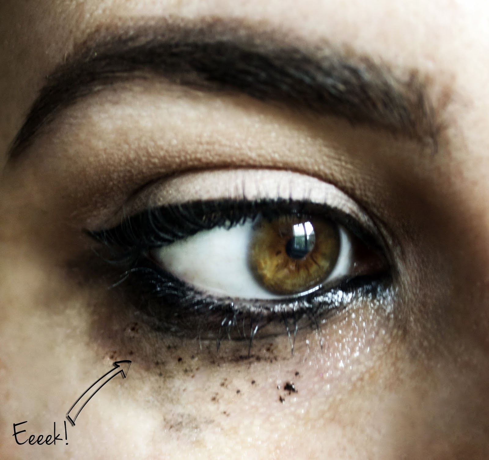 How To Stop Eye Makeup From Running Quinnfacemakeup Beauty Tips But On A Regular Normal Day You Can Avoid The Rac Look Pretty Easily Just Need To Learn Few Tricks