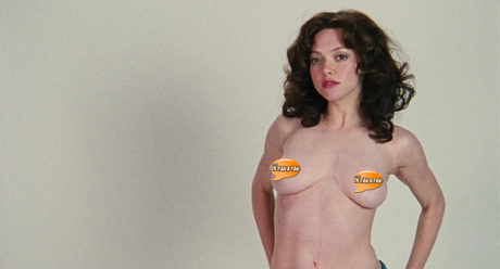 Amanda Seyfred se desnuda en "Lovelace" Amanda Seyfred se desnuda en "Lovelace"