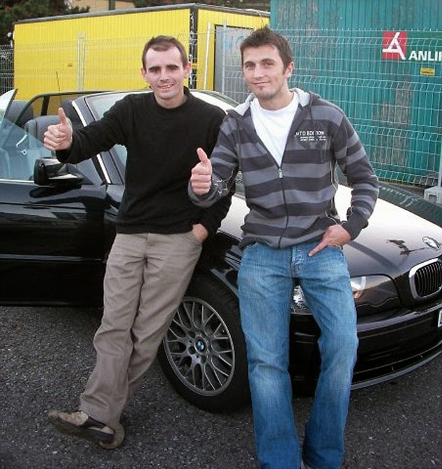 The adventurer making friends in Switzerland. - A Big Thumbs Up. Traveller Hitchhikes 100,000 Miles Around The World Without Spending Any Money The adventurer making friends in Switzerland. - A Big Thumbs Up. Traveller Hitchhikes 100,000 Miles Around The World Without Spending Any Money