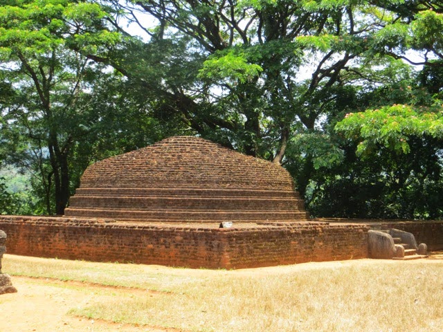 நாலந்த சிலை மண்டபம்  Nalanda Gedige