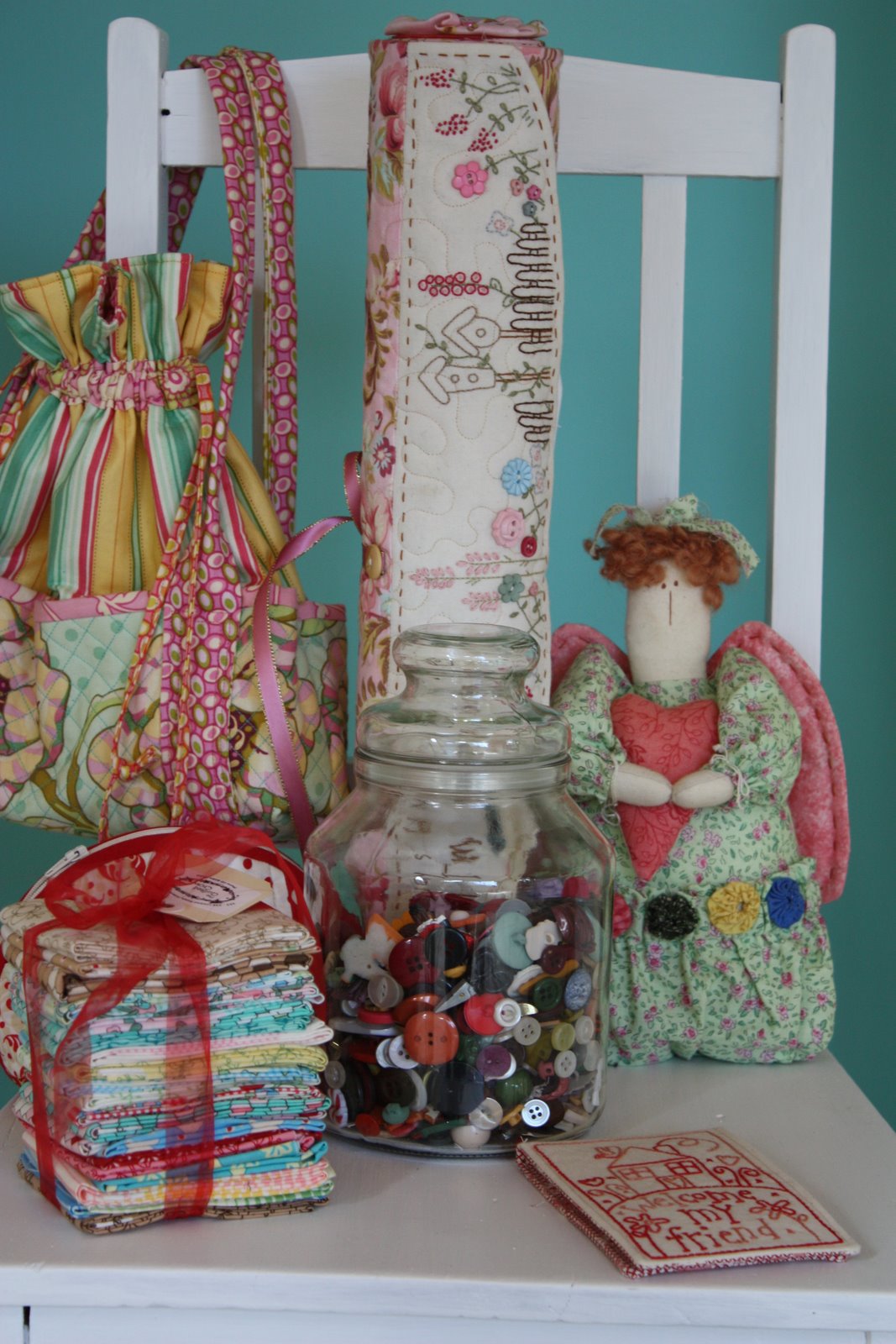 Cubby House Crafts Painting!!