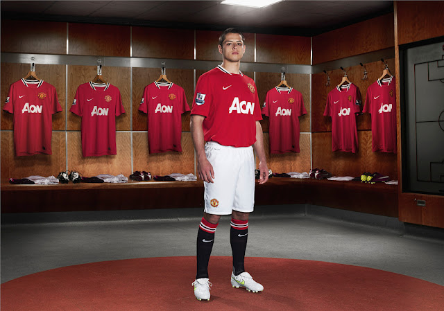 The 2011-12 Club Kits Thread Chicharito+Javier+Hernandez+Manchester+United+Nike+2011+-+2012+Home+Kit