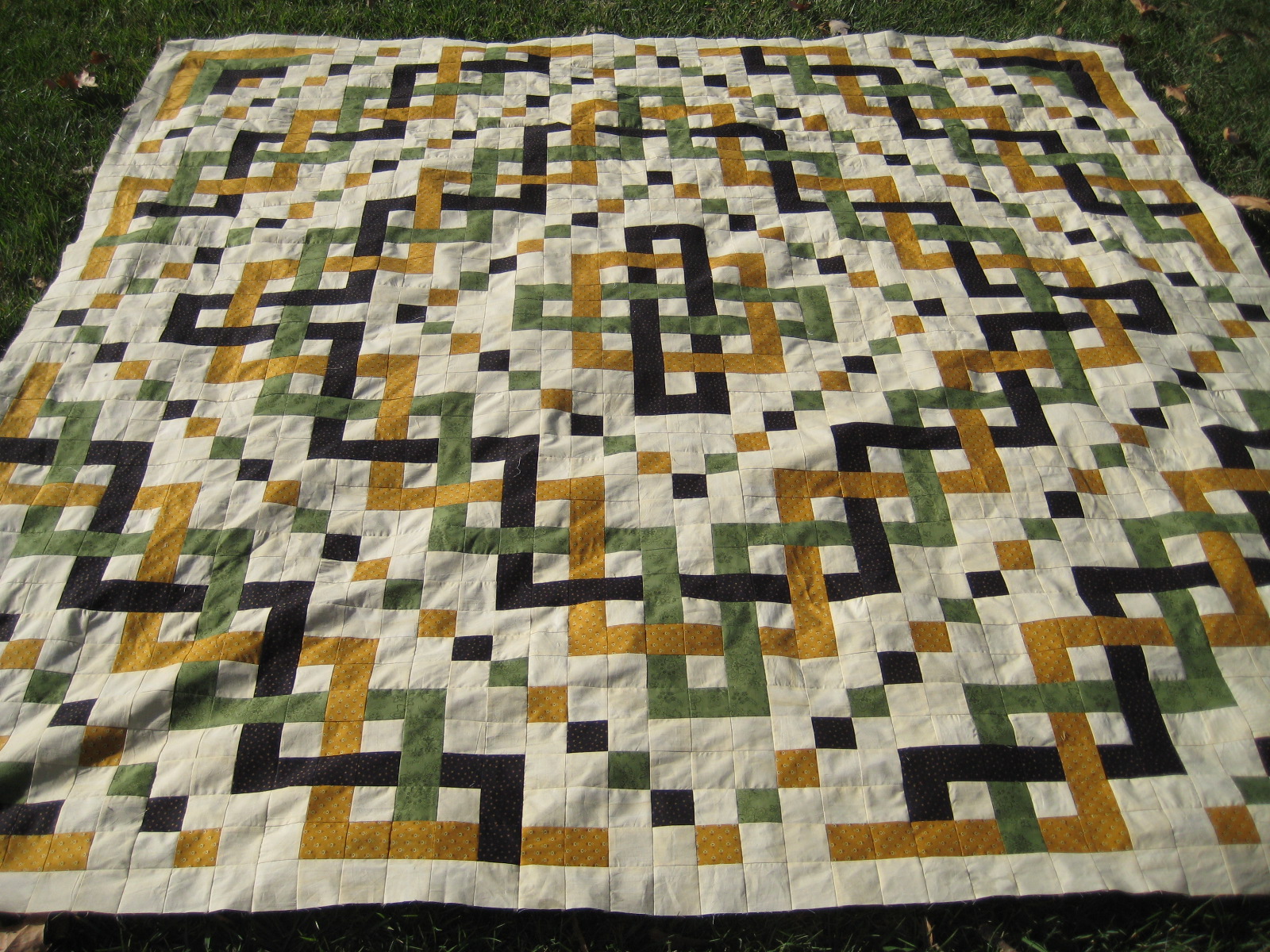 Threads on the floor: Celtic Knot pieced