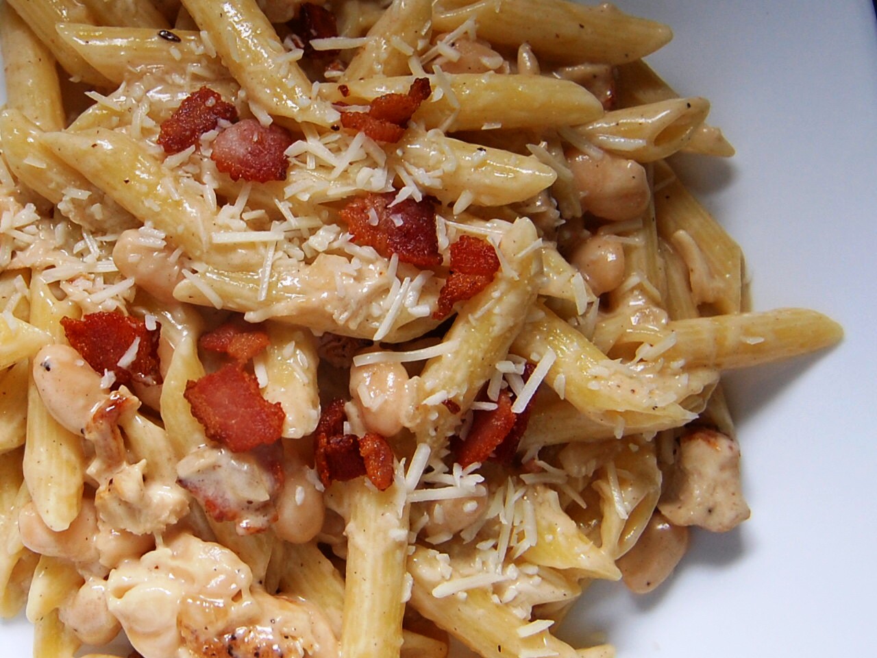 Cassie Craves Pasta with Chicken, Bacon, and White Beans