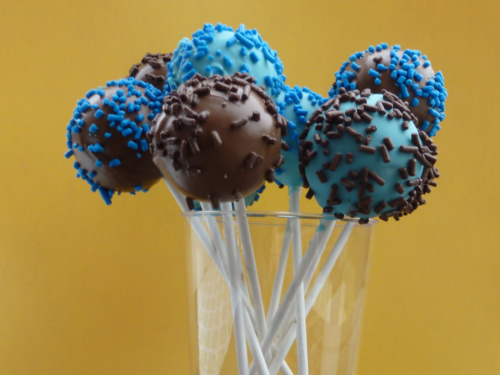 craftyc0rn3r Cake Pops!