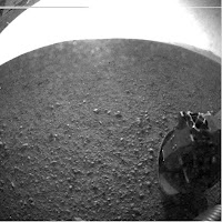 Первые фотографии,переданные марсоходом Curiosity