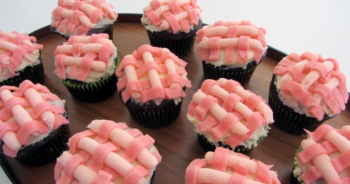 Moments of Delight...Anne Reeves Basket weave Cupcakes