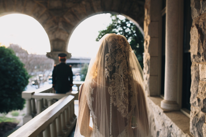 Your Atlanta Wedding Photographers Tin Can Photography Blog A First Look At Your Groom Sunset And An Intimate Winter Wedding With Close Family Friends In Old Castle Home The City Now That S Pretty Sweet