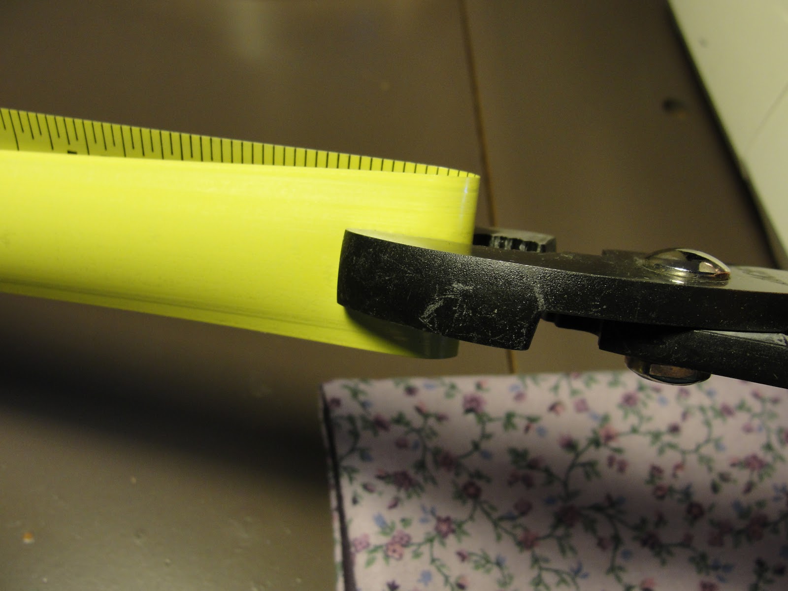 JoAnn's Special Tape Measure Snappy Bag Tutorial