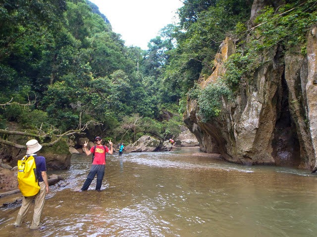 Hang en cave trek tour, explore amazing Hang En cave, Hang En cave information