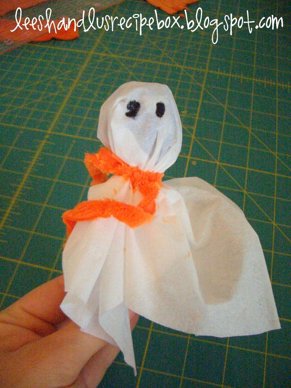 Leesh & Lu's Recipe Box Tootsie Pop Ghosts {in an Egg Carton Graveyard}
