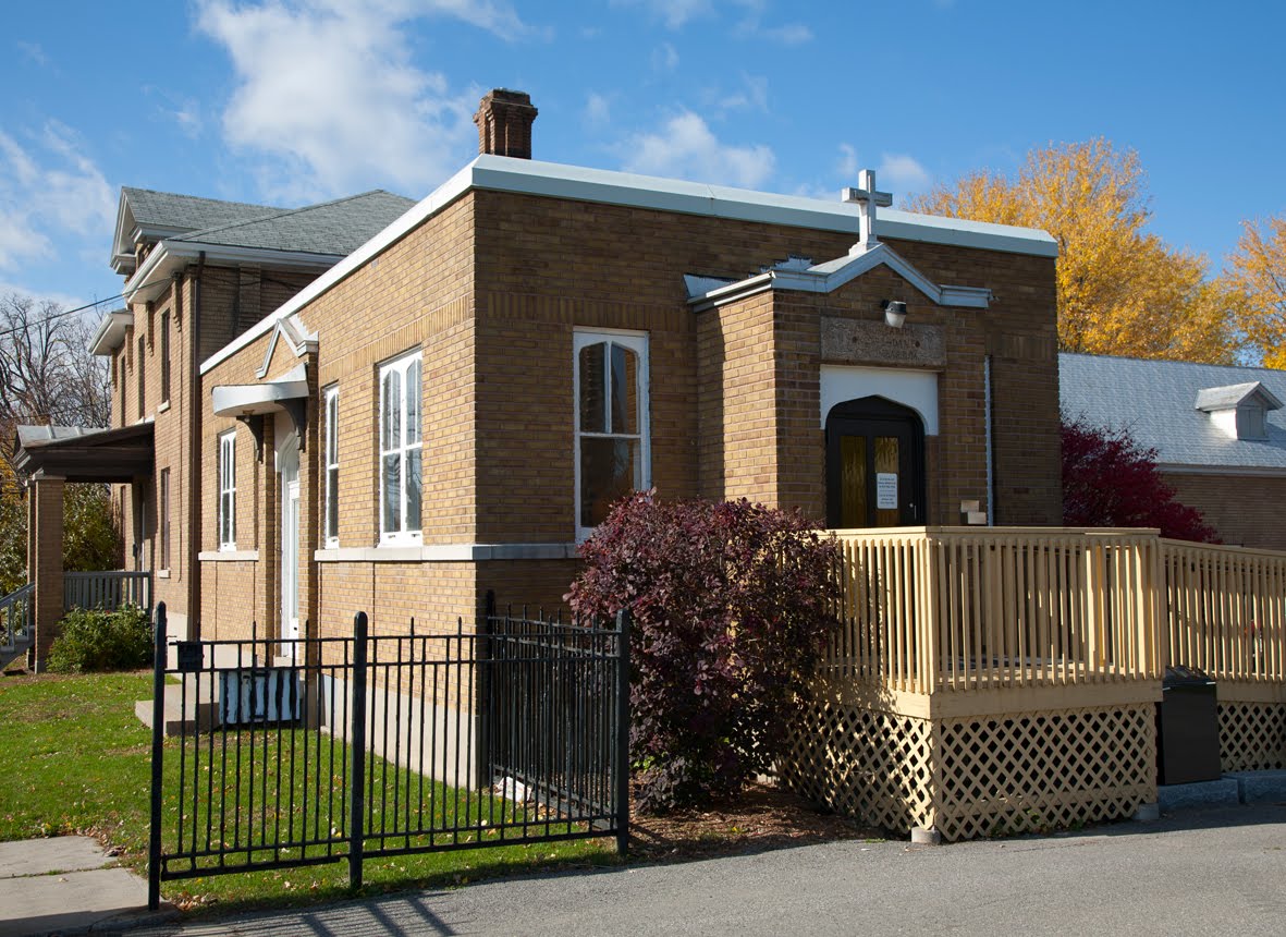 Notre Dame Cemetery of Ottawa Le cimetière NotreDame d’Ottawa TEXT