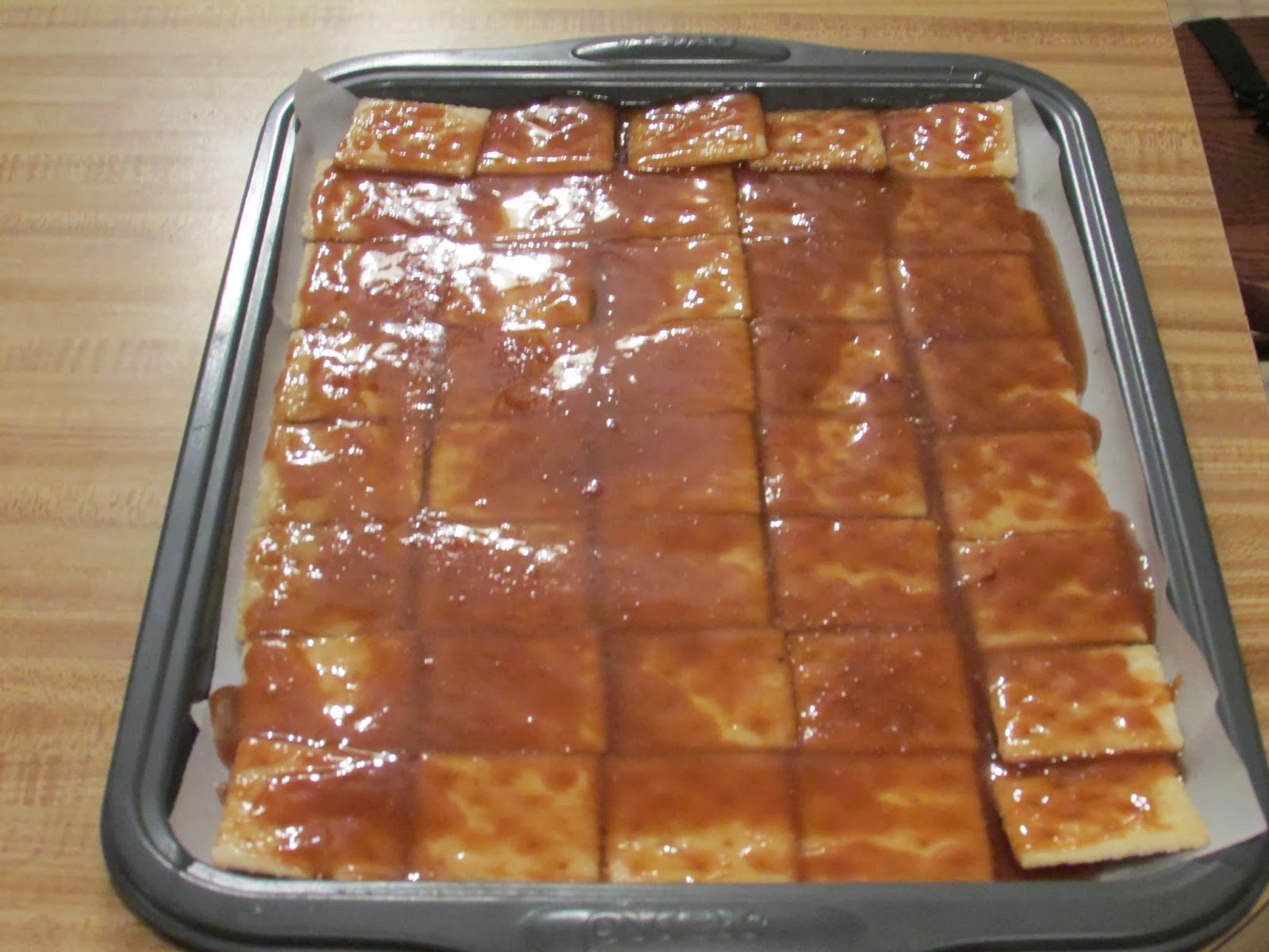 Caramel and Chocolate Saltine Bars