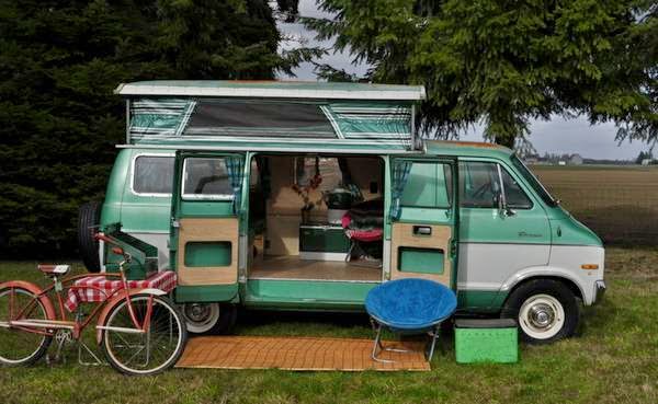 Daily Turismo: 10k: Picnic Ready: 1971 Dodge Tradesman 200 ...