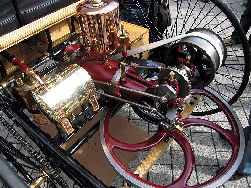 عام تعمل بالبنزين سيارة صنعت 1885 أول من مخترع