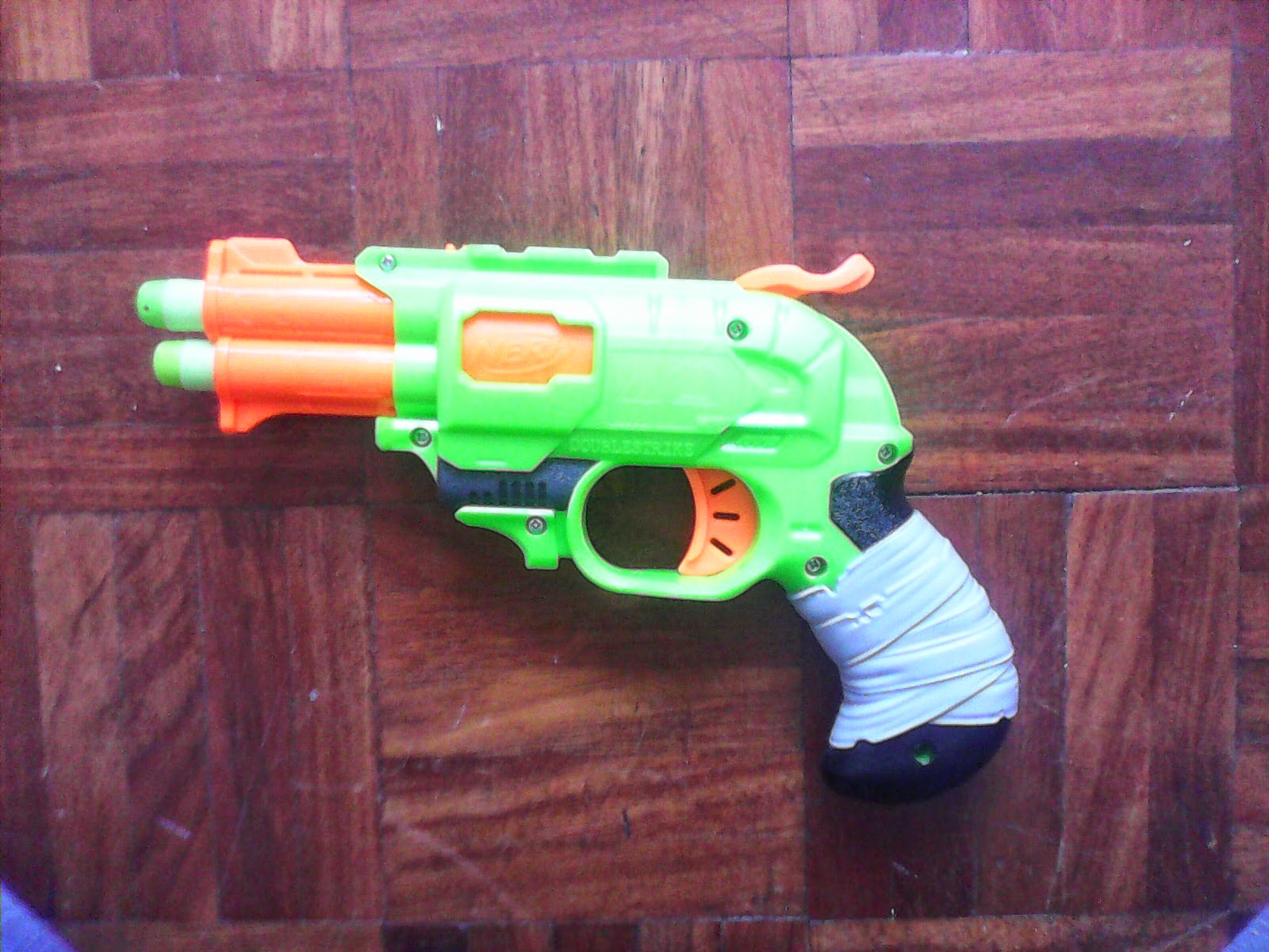 UK Nerf NERF Zombiestrike Doublestrike Review