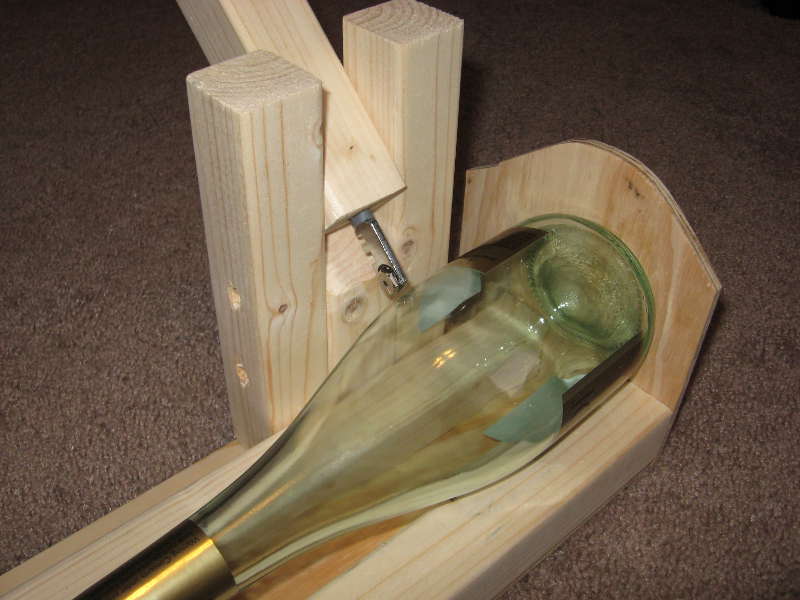 Mad Scientist's Lair Wine Bottle Cutting Jig