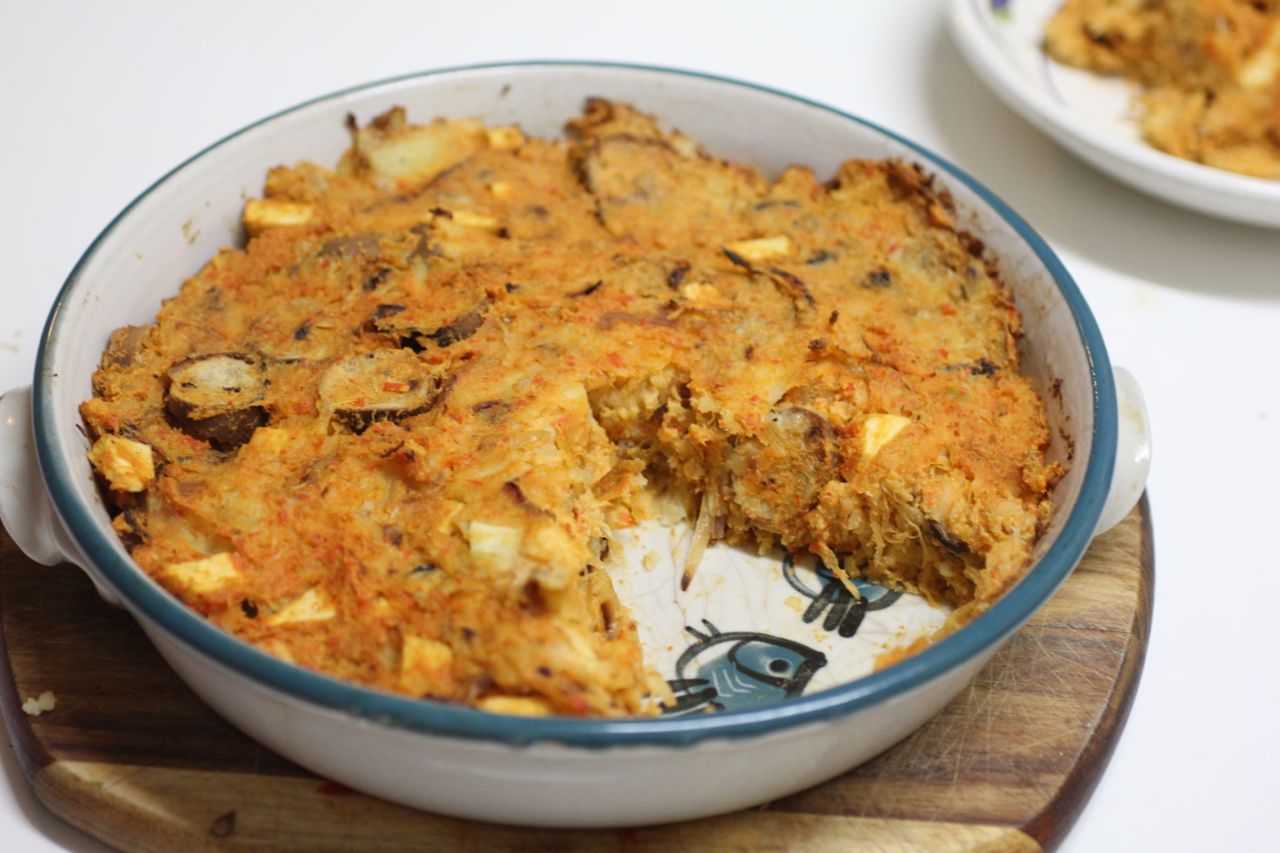 Green Gourmet Giraffe: Sauerkraut, bratwurst and potato casserole