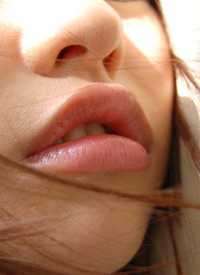 Нежные влажные половые губы фото