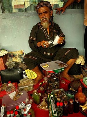 Cerita Lucu Tersebutlah Seorang Dukun Yang Sangat Terkenal Disebuah Kampung Suatu Hari Adalah Udin Yang Mau Mengetes Kesaktian Dukun Yg Terkenal Pinter Di Cerita Lucu Tersebutlah Seorang Dukun Yang Sangat Terkenal Disebuah Kampung Suatu Hari Adalah Udin Yang Mau Mengetes Kesaktian Dukun Yg Terkenal Pinter Di