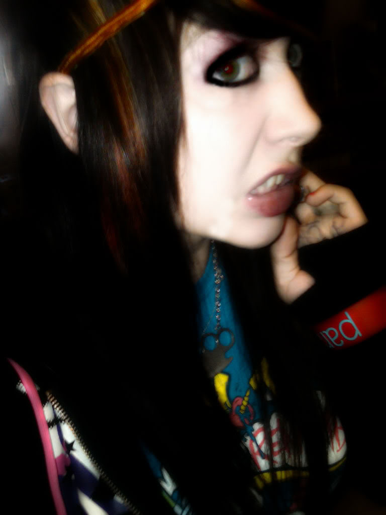 Emo Hair Emo Hairstyles Emo Haircuts Emo Makeup Completing the