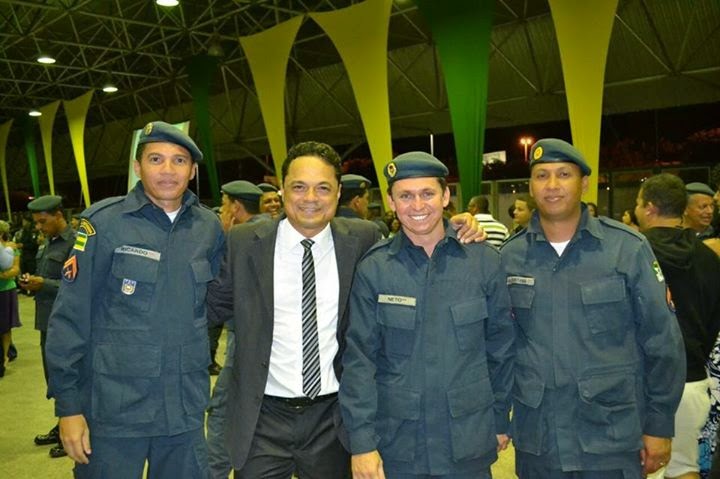 COM POLICIAIS MILITARES