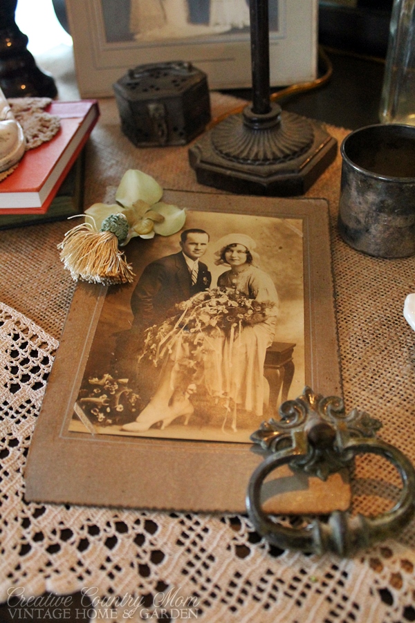 Creative Country Mom Vintage Wedding Themed Table