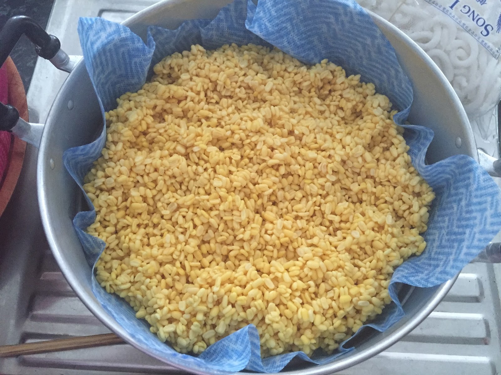 Nibble Nation How To Bánh Da Lợn (Vietnamese Steamed Layer Pandan/ Mung Bean Cake)