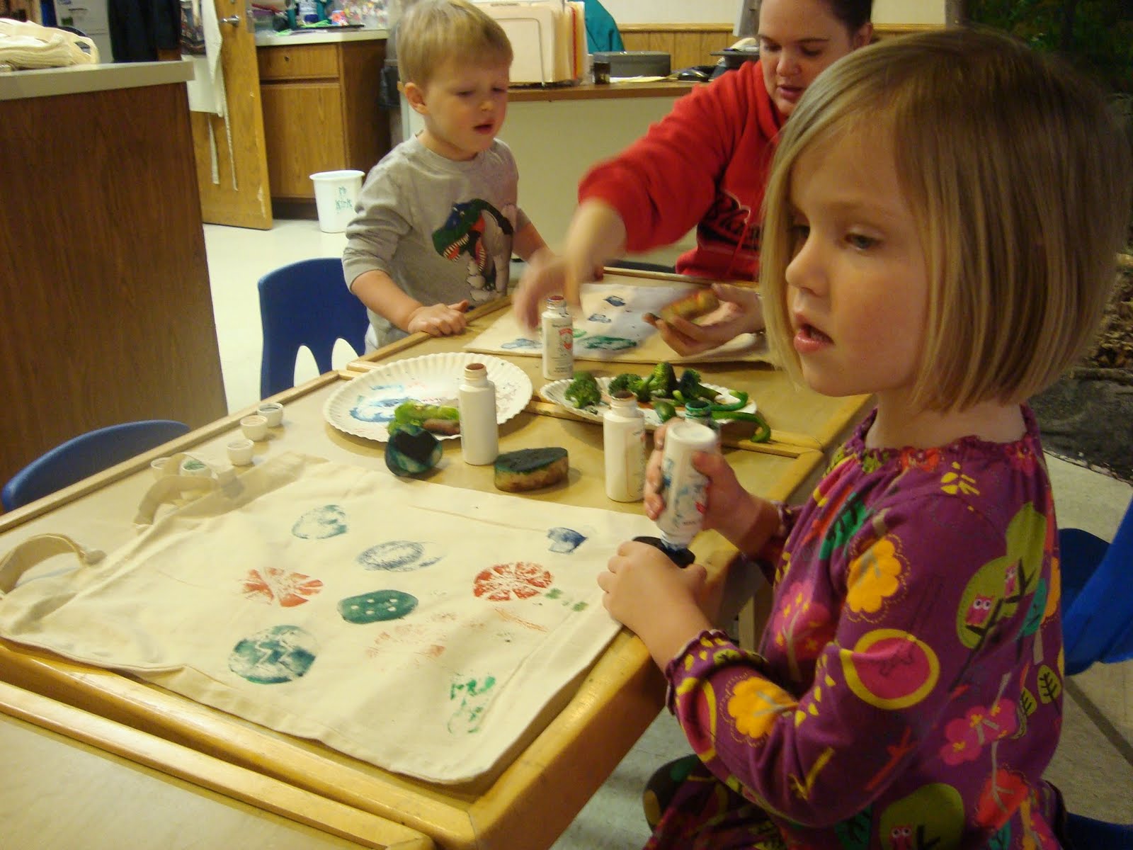 Plain+canvas+bags+to+decorate