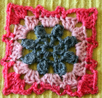 http://www.corriendocontijeras.com/el-motivo-a-crochet-de-la-semana-iii/