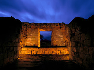 maya-temple-copan-honduras_58554_600x450.jpg