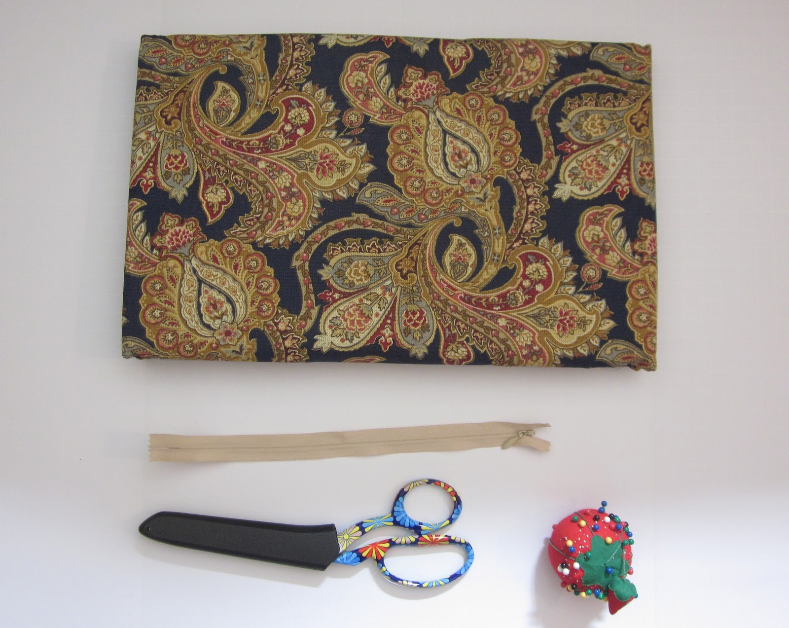 The Crafty Novice DIY Sew Patterned Skirt w/ Invisible Zipper