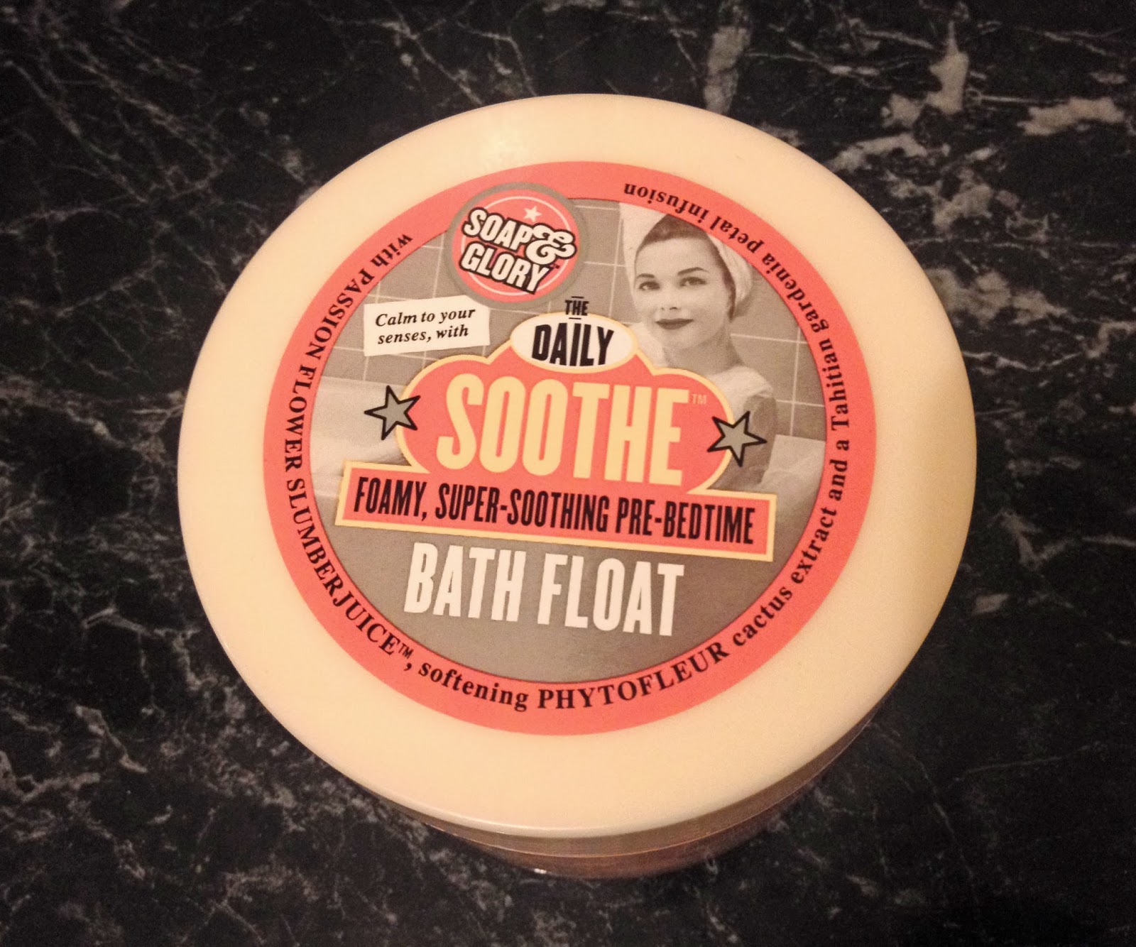 NikkyNoo Blogmas day 21 Soap & Glory The daily soothe bath float review
