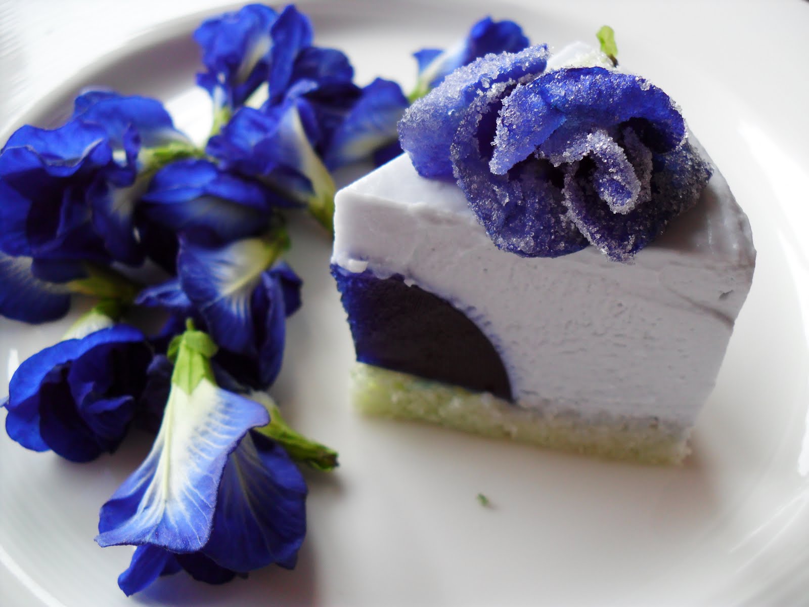 Box of cakes An aroma blue pea cake