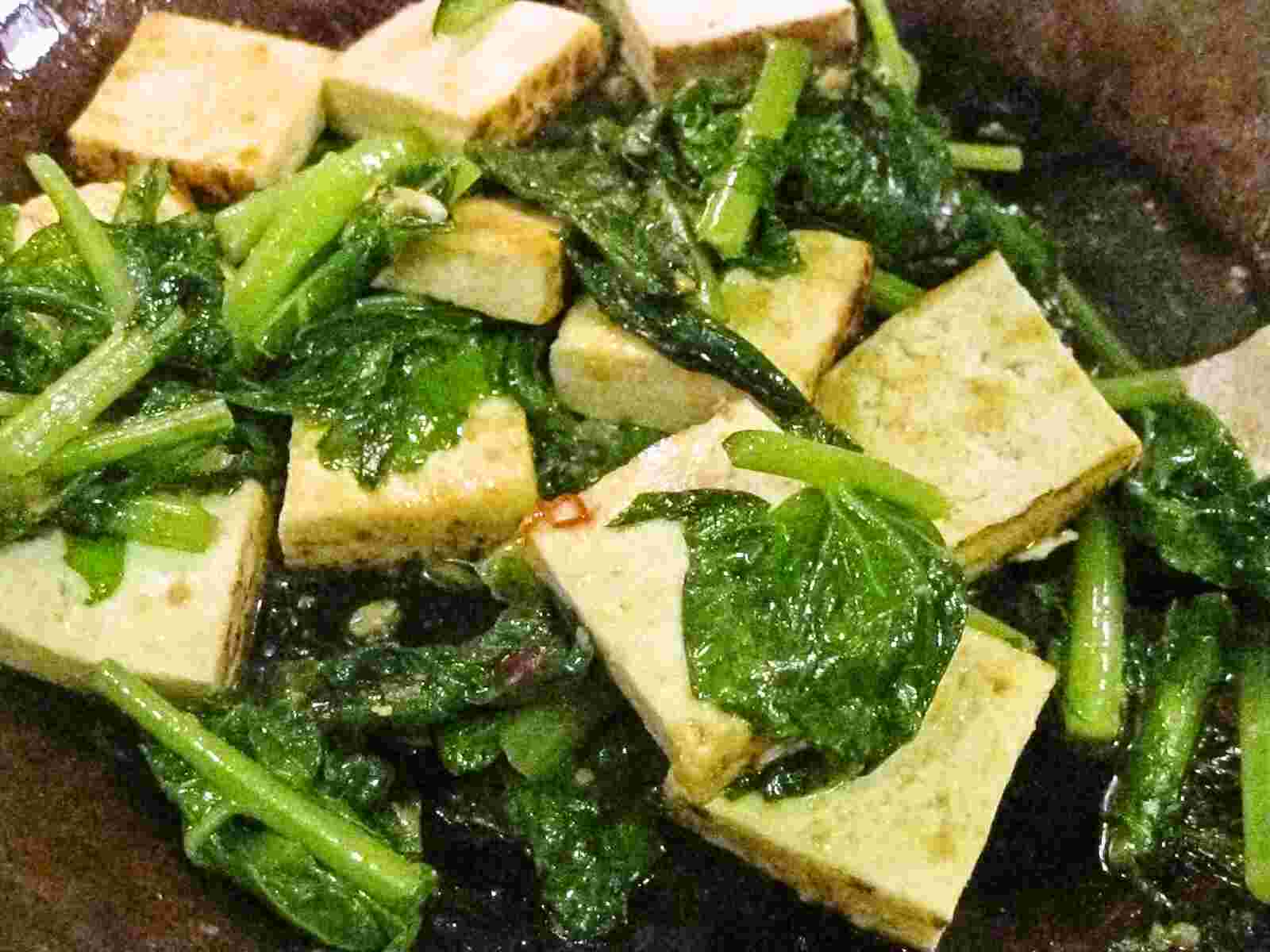 Recipes for Tom Tofu to daikon no happa no miso itame / tofu and