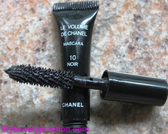 Review: Le Volume de Chanel Mascara in Noir