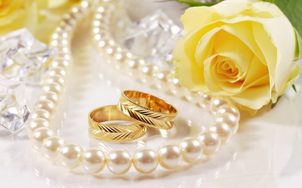 http://2.bp.blogspot.com/-1AB8LYR_yJI/TqWZAEXdRYI/AAAAAAAAB-Y/8Ucl0s1DNVA/s1600/462891-1280x800-wedding-rings3.jpg