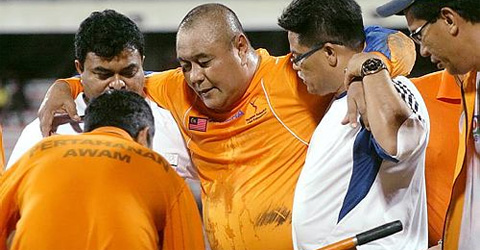 perlawanan bola sepak persahabatan dengan pasukan pilihan Menteri