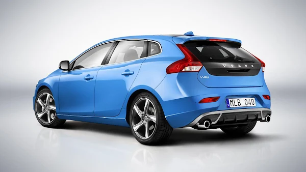 All-new Volvo V40 R-Design and Cross Country back