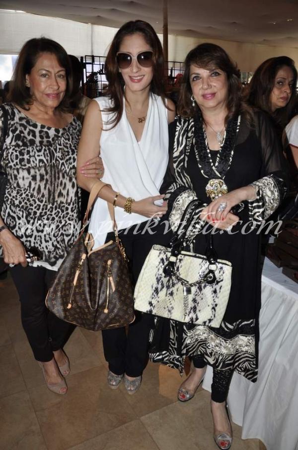 Humorgem Rhea Pillai Zarine Khan Farah Khan At Mana Shetty S Araaish Exhibition Kadri spearheaded many projects in the western part of the country, mainly in maharashtra, which gradually expanded appointments held by the late mrs. humorgem rhea pillai zarine khan farah khan at mana shetty s araaish exhibition