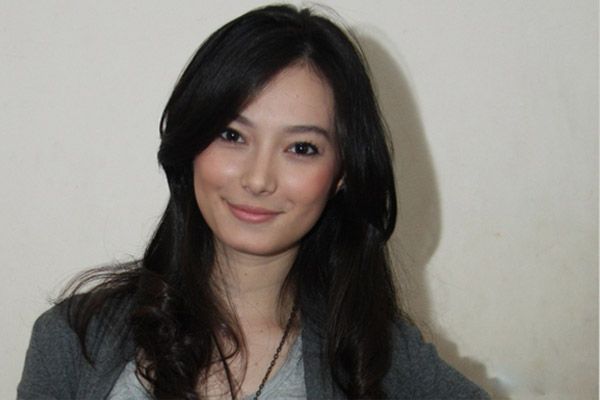 Siapa Sih Yang Edit Gambar Artis Ini ?? [ www.BlogApaAja.com ]