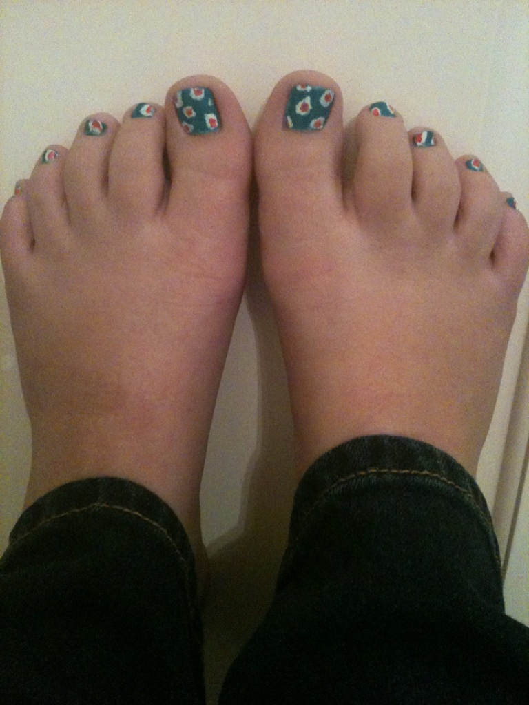 Maggie's Teen Life: TOTD: Ovarian Cancer "Teal Toes" Nail Design