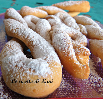 torciglioni, treccine o acciuleddi per festeggiare ancora un po' il carnevale