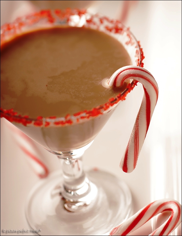 The Bestest Recipes Online: Holiday Chocolate Peppermint Martini
