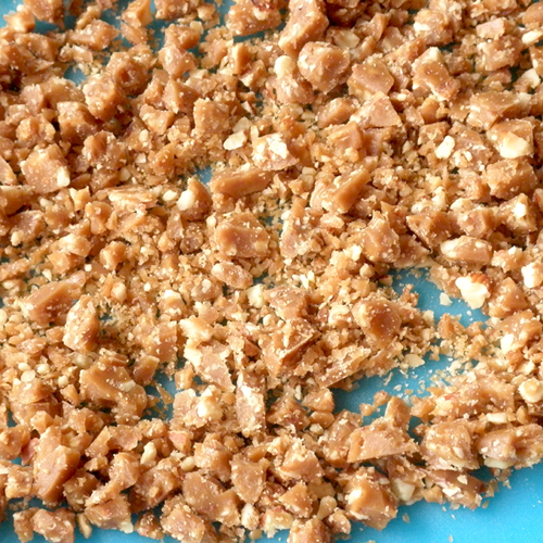 Food Pusher Dark Chocolate, Almond & Toffee Clusters