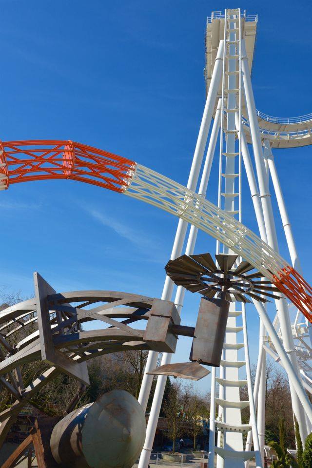 Newsplusnotes Gardaland S Oblivion The Black Hole Warped Theming Now In Place
