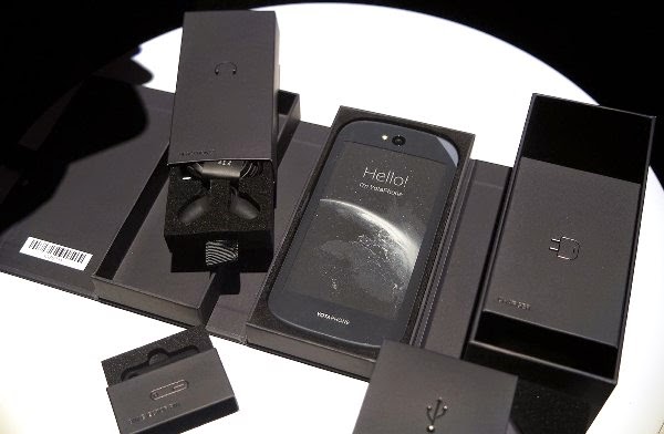 Yotaphone 2  gây sốt với 2 màn hình độc nhất, giá thấp nhất tại Nhật Cường mobile - 2