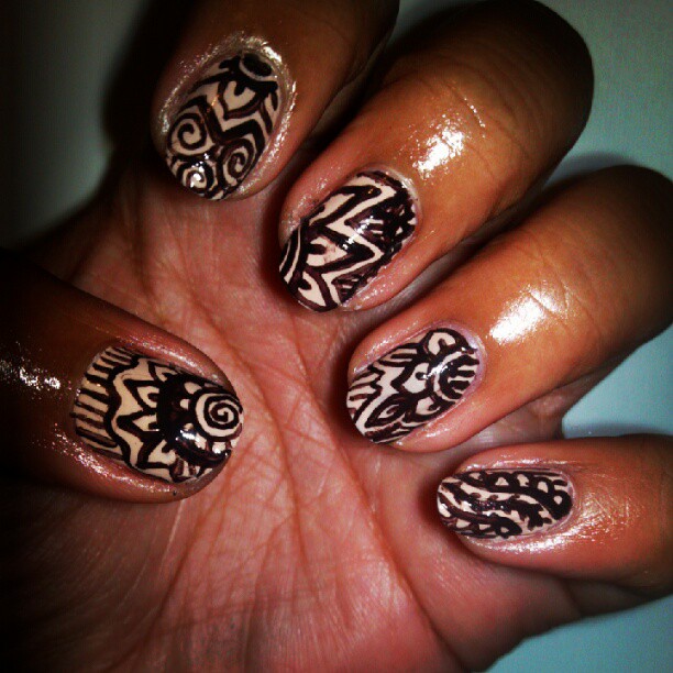 manifaceted henna inspired nail